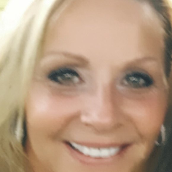 Meet your Posher, Lisa - Picture 1 of 1